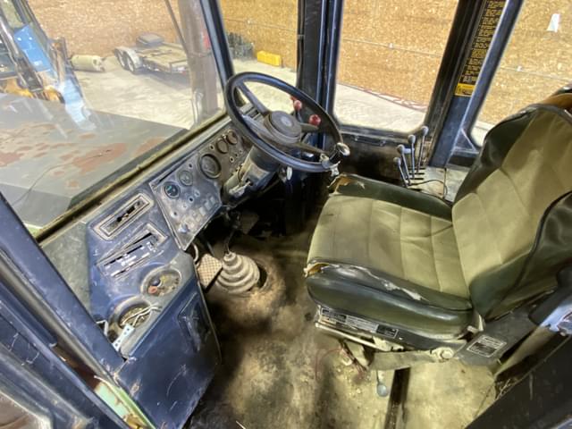 Image of Steiger Panther ST325 equipment image 4