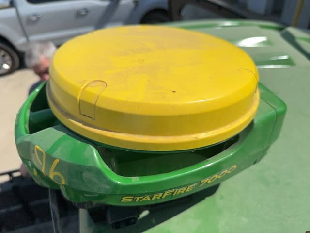 Image of John Deere StarFire 7000 equipment image 4