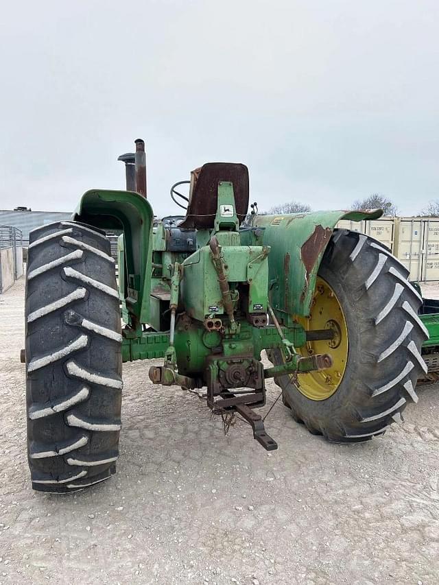 Image of John Deere 4320 equipment image 3