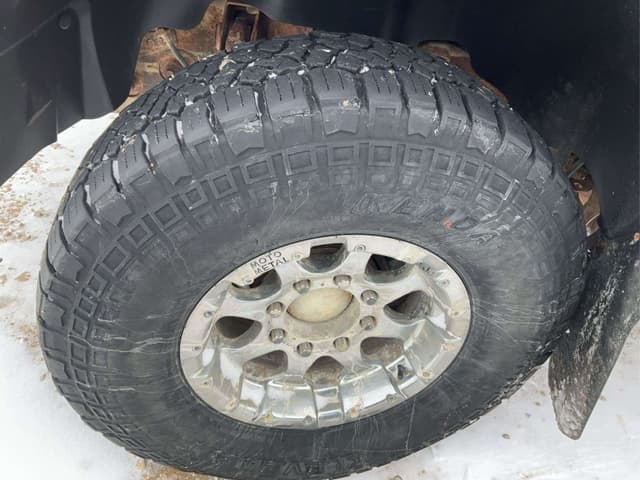 Image of Chevrolet 2500 equipment image 1