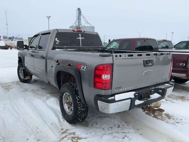 Image of Chevrolet 2500 equipment image 3