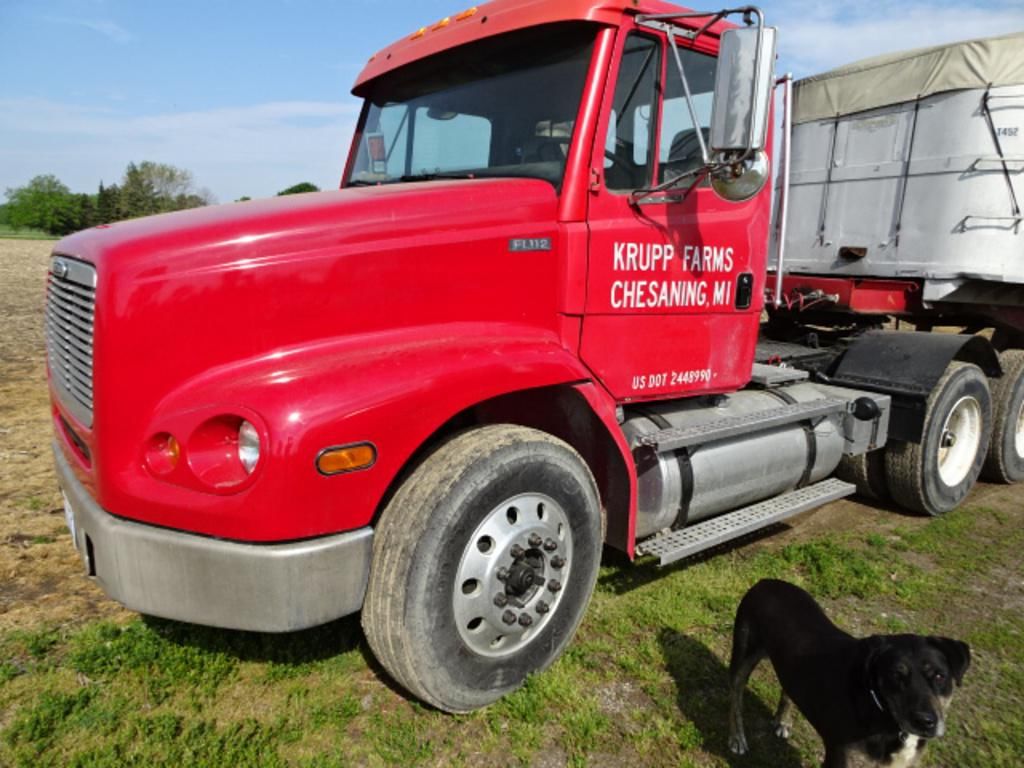 Main image Freightliner FL112