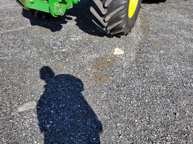 Image of John Deere 7200R equipment image 1