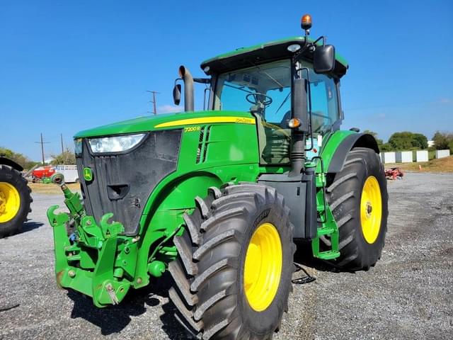 Image of John Deere 7200R equipment image 2