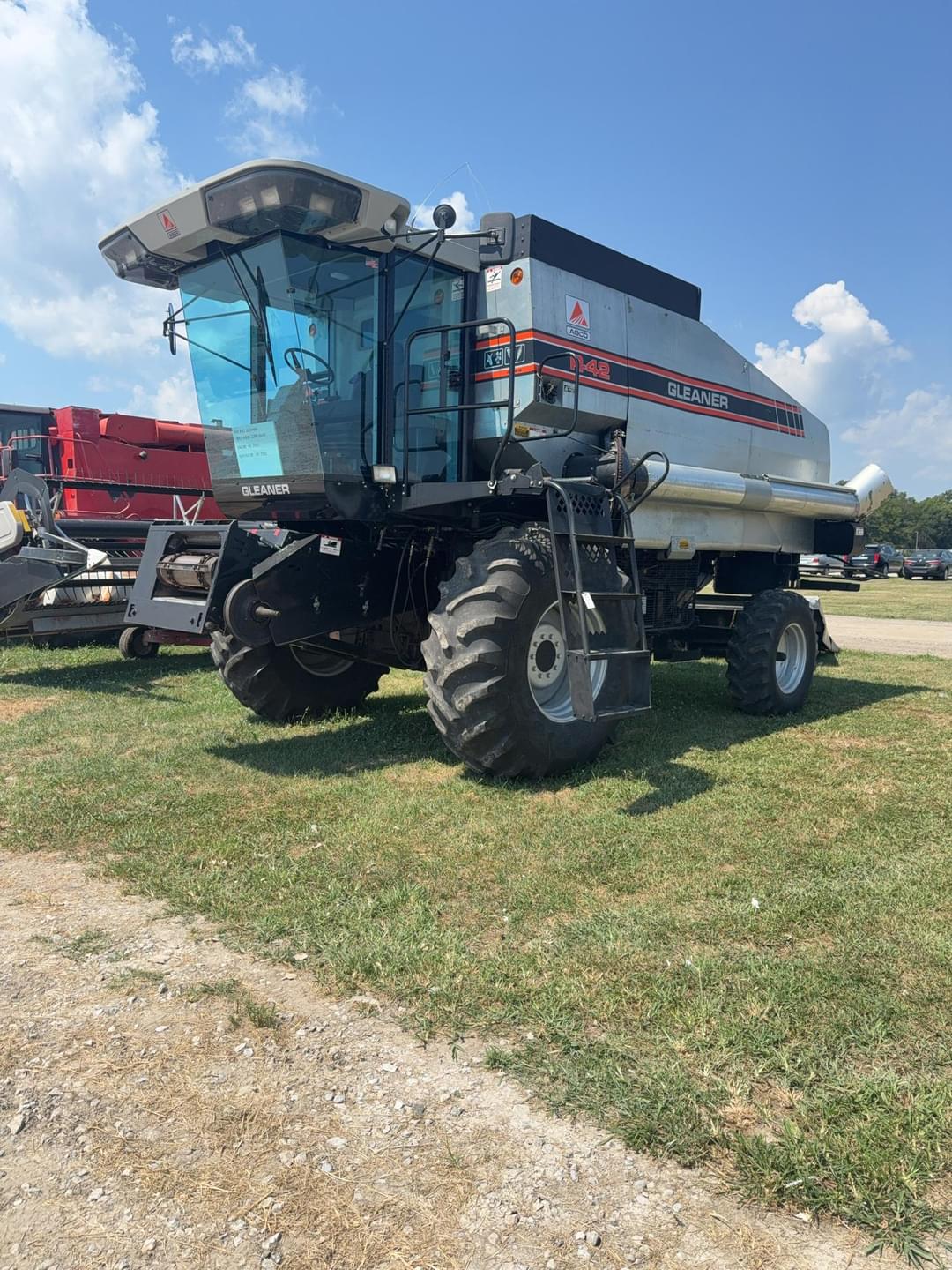 Image of Gleaner R42 Primary image