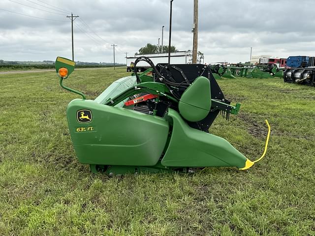 Image of John Deere 635FD equipment image 3