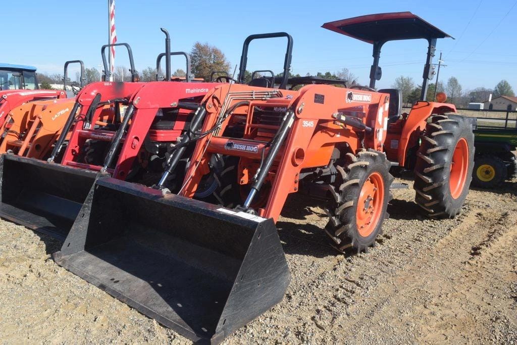 Kubota M4800 Equipment Image0