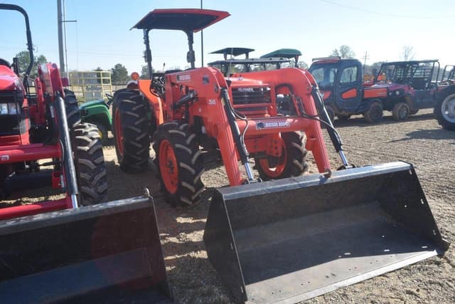Image of Kubota M4800 equipment image 3