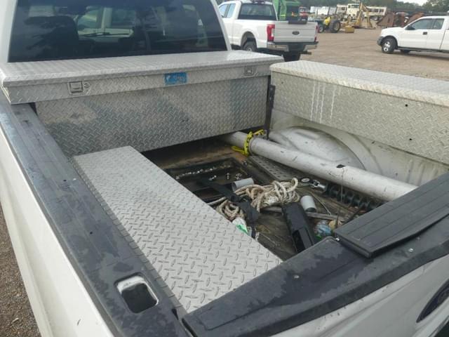 Image of Ford F-250 equipment image 4