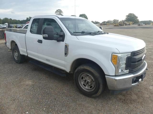 Image of Ford F-250 equipment image 1