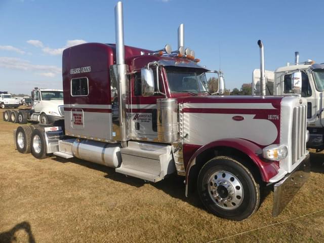 Image of Peterbilt 389 equipment image 1