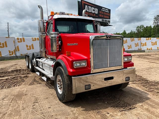 Image of Western Star 4900 SF equipment image 2