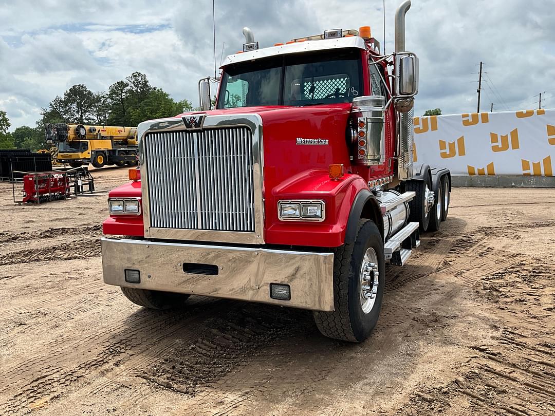 Image of Western Star 4900 SF Primary image