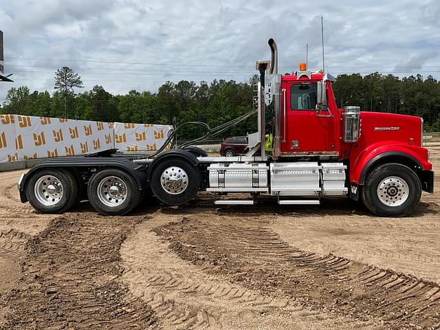Image of Western Star 4900 SF equipment image 3