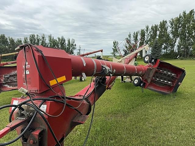 Image of Buhler Farm King 1370 equipment image 3