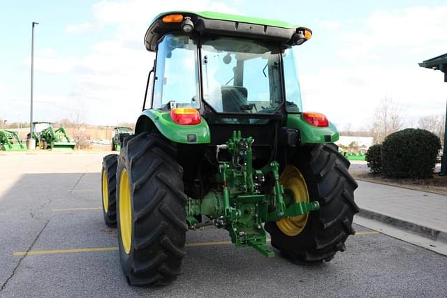 Image of John Deere 5090E equipment image 1