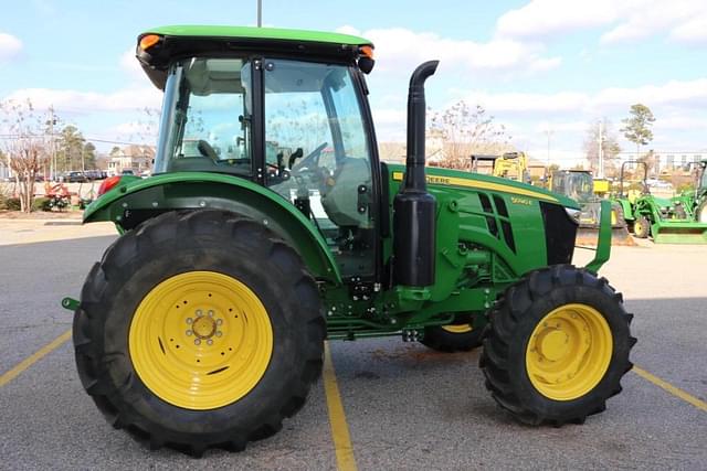 Image of John Deere 5090E equipment image 3