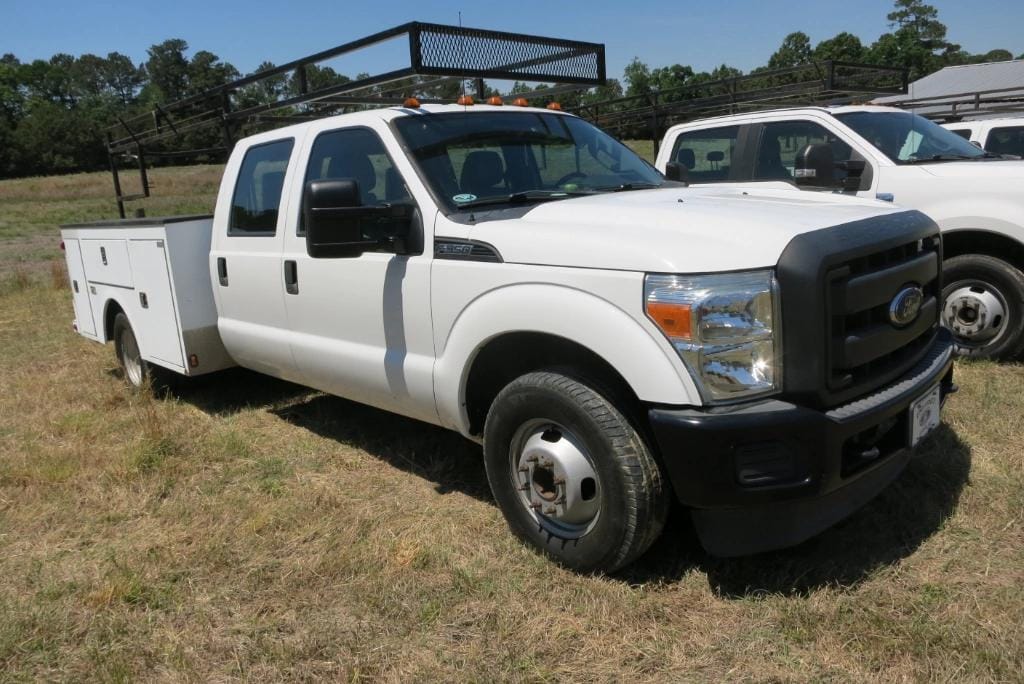 2015 Ford F-350 Equipment Image0