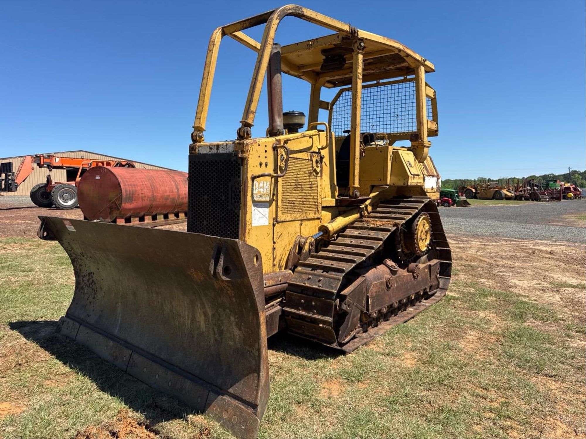 Caterpillar D4H Equipment Image0