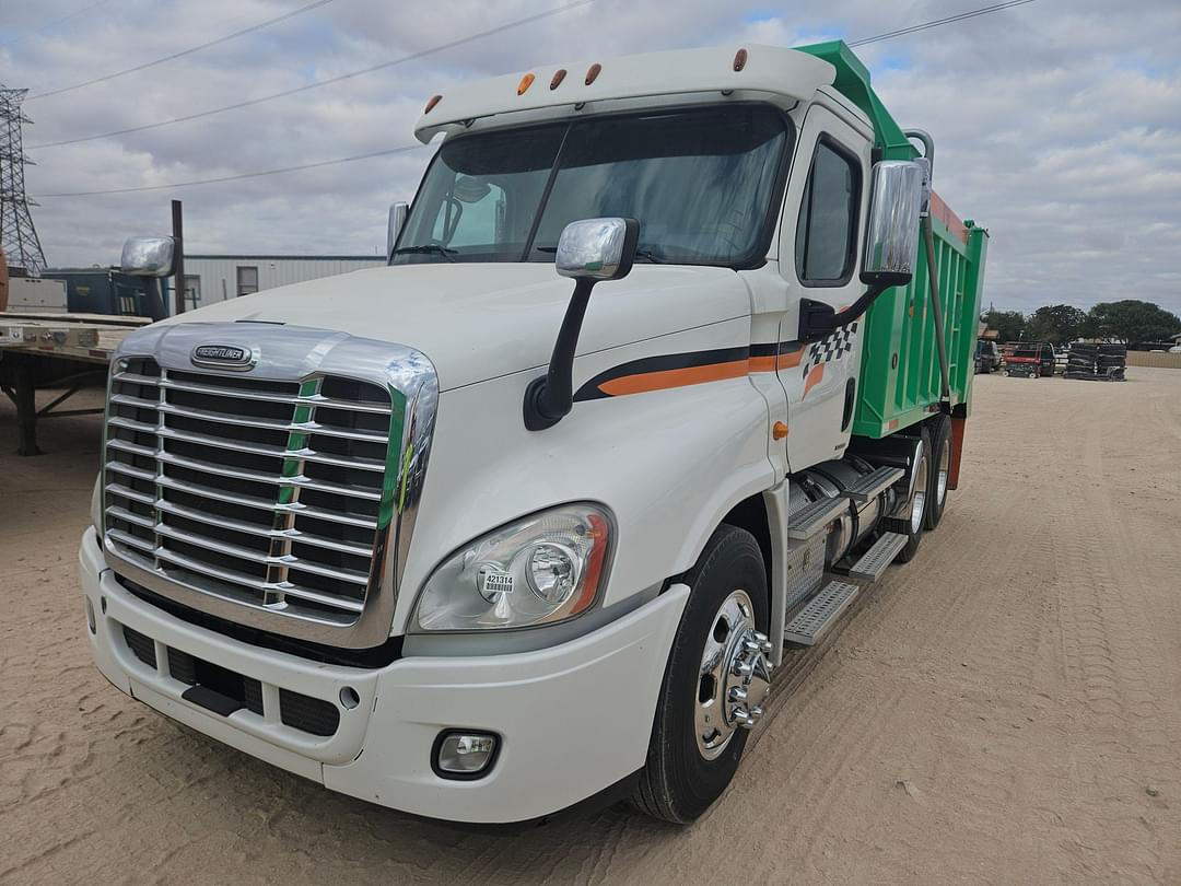 Image of Freightliner Cascadia Primary image