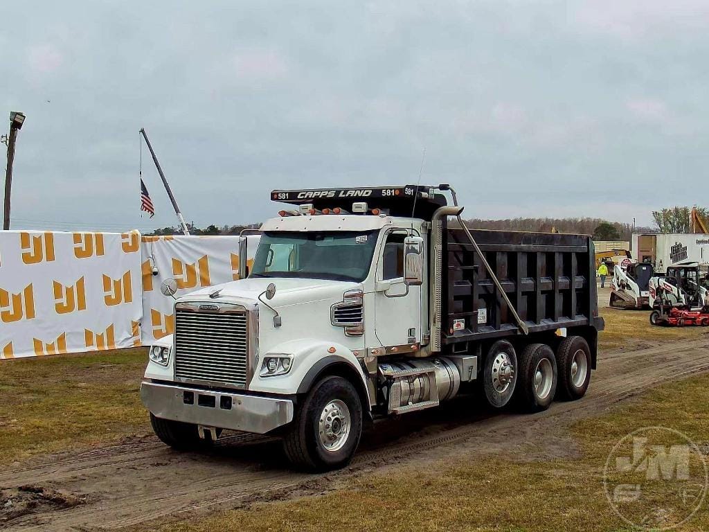 2023 Freightliner SD122 Equipment Image0