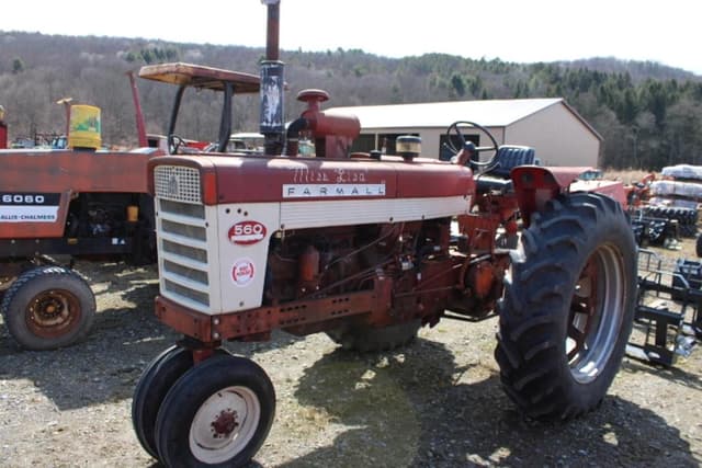 Image of International Harvester 560 equipment image 2
