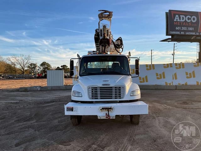 Image of Freightliner M2 106 equipment image 1
