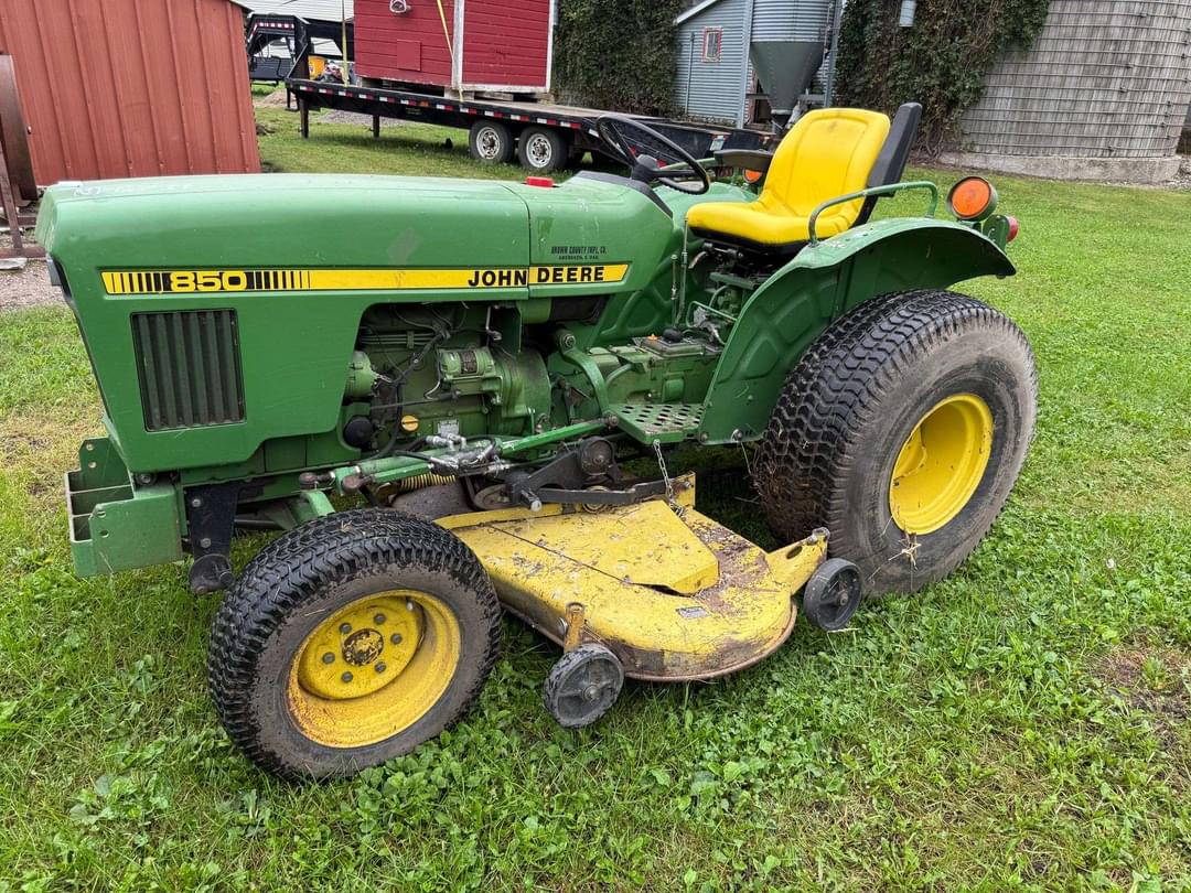 Image of John Deere 850 Primary image