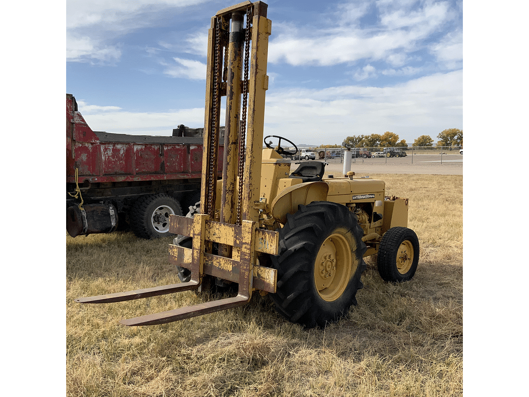 Image of International Harvester 5614 Primary image