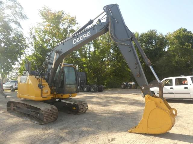Image of John Deere 135G equipment image 2