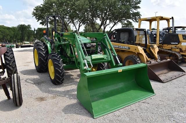 Image of John Deere 5075E equipment image 1