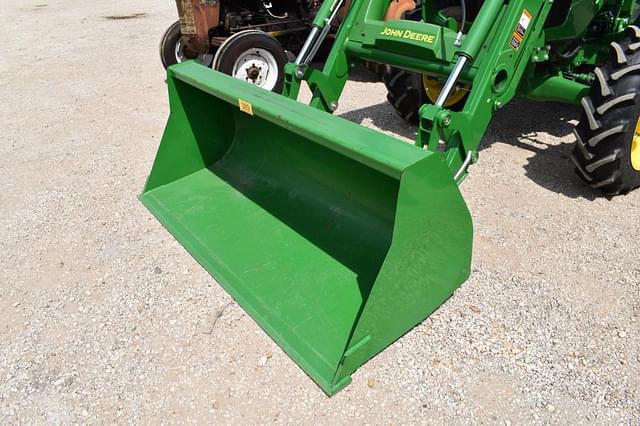 Image of John Deere 5075E equipment image 3