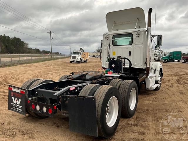 Image of Western Star 4700SF equipment image 4