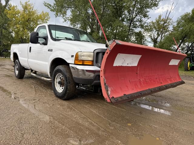 Image of Ford F-250 equipment image 3