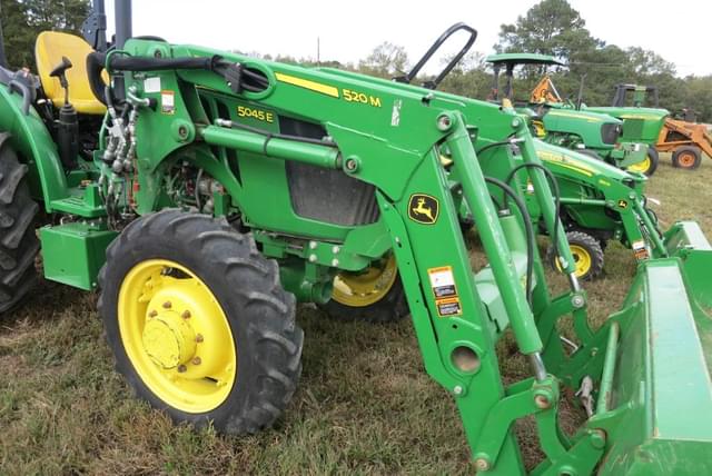 Image of John Deere 5045E equipment image 3