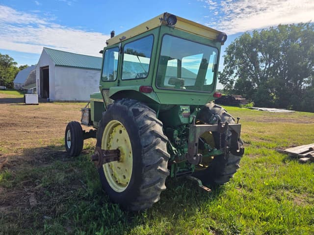 Image of John Deere 4320 equipment image 4