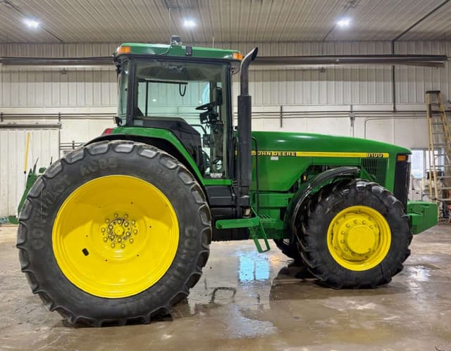 Image of John Deere 8100 equipment image 2
