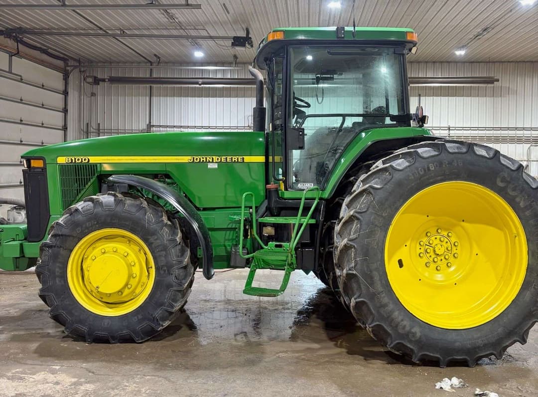 Image of John Deere 8100 Primary image