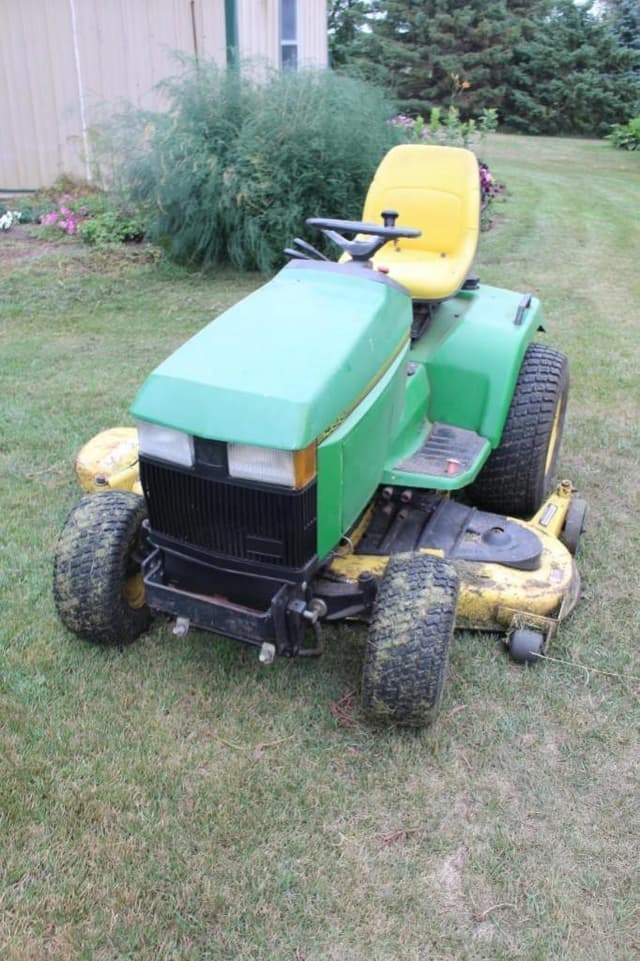 Image of John Deere 445 equipment image 2