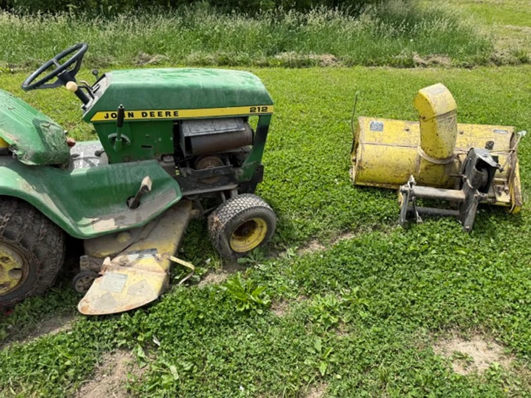Image of John Deere 212 Primary image