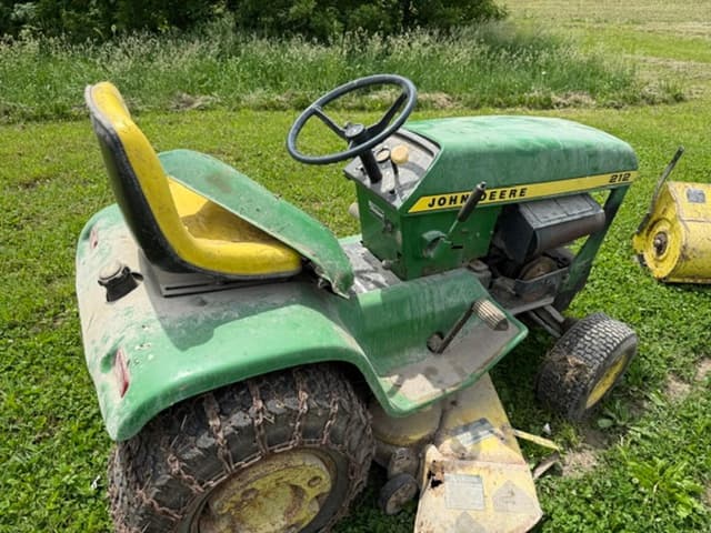 Image of John Deere 212 equipment image 1