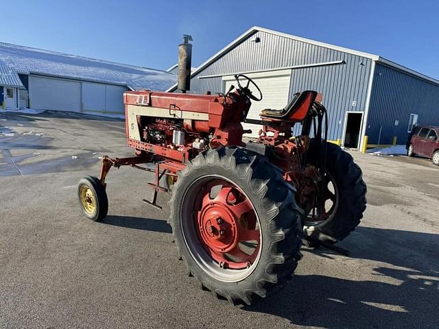 Image of International Harvester 666 equipment image 2