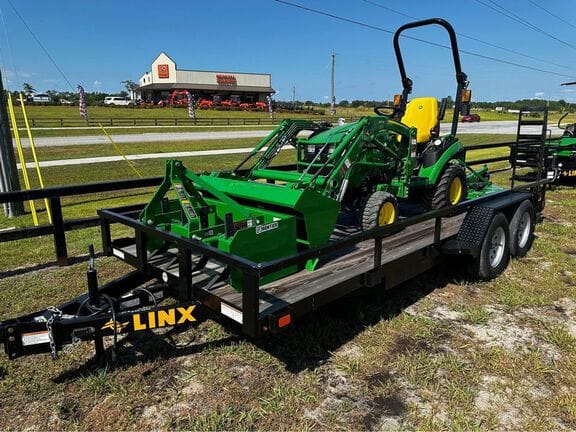 2024 John Deere 1025R Equipment Image0