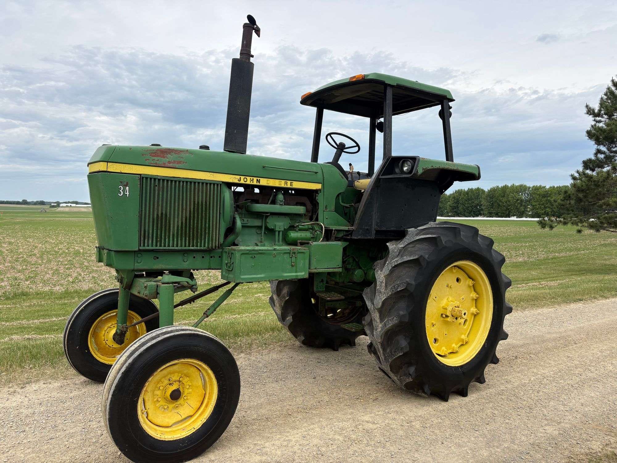 1975 John Deere 4430 Equipment Image0