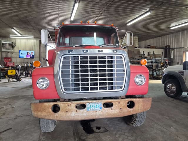Image of Ford F-800 equipment image 3