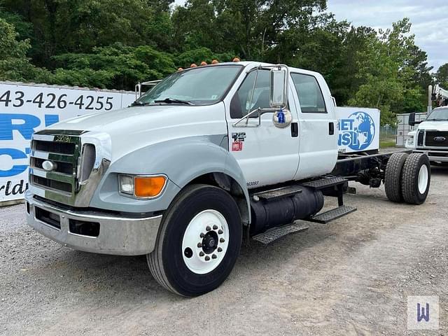 Image of Ford F-750 equipment image 1