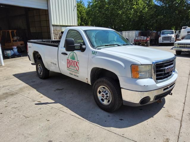 Image of GMC Sierra equipment image 2