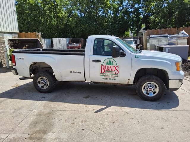 Image of GMC Sierra equipment image 3