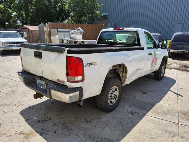Image of GMC Sierra equipment image 4