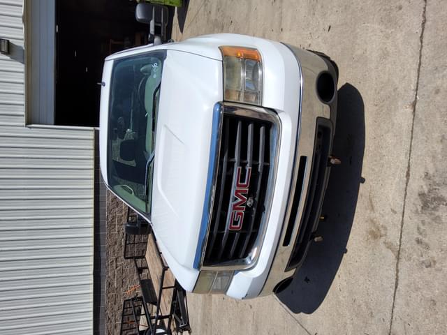 Image of GMC Sierra equipment image 1